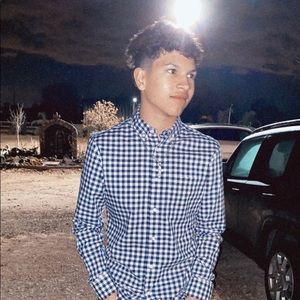 Meet your Posher, Cornelio